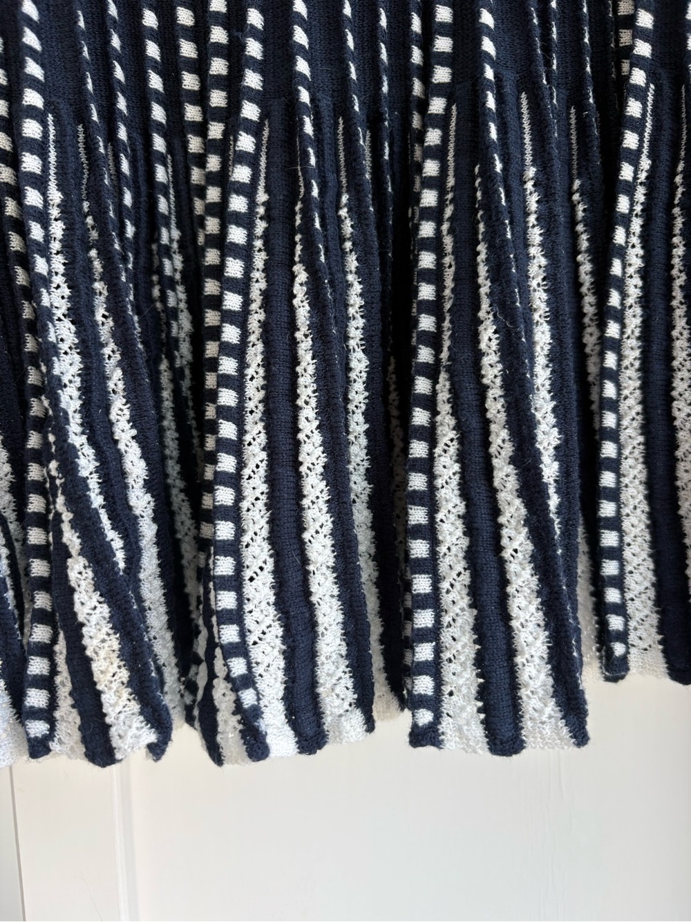 Moth Anthropologie Knit Peplum Tank Top Black White Size L Career Preppy - Picture 3 of 10